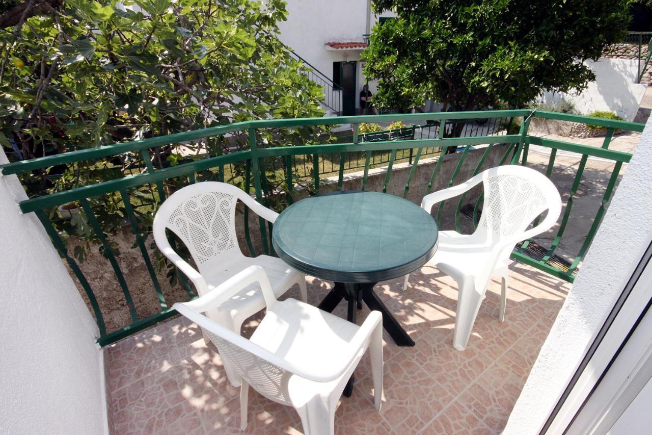 Apartments By The Sea Drvenik Donja Vala, Makarska - 6701 Exterior photo